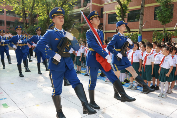 米配资 镌刻向党初心！天河区“红棉花开”红色宣讲走进长湴小学